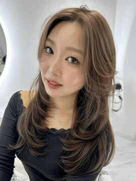 ヨロ 上野(YOLO) ハイライトカラーミルクティーベージュレイヤーカット