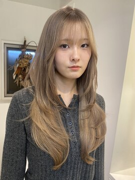 サンクプロジェクト(cinq PROJECT) ヘーゼルモカチャコールグレーベージュミディアムハッシュカット