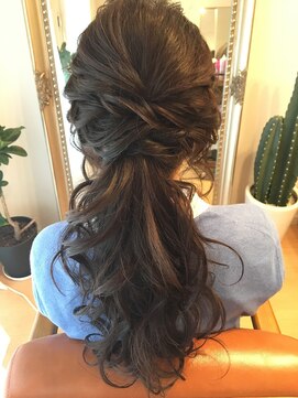 ラウレア 博多店(laulea) 下めポニーテール