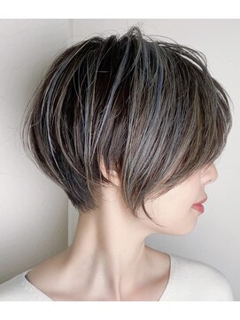 ベラ(Bella) ショートカット