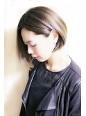 【大人っぽさ↑】ハイライト&ストレートで大人のエッジショート