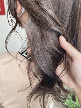 パディントン(Paddington) サファイアが隠し味♪甘めベージュの愛されミディー☆