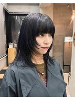 テトヘアー(teto hair)&nbsp;レイヤーカットウルフブルーカラーパッツン前髪ワイドバング