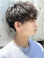 アーリー(Ali'i)&nbsp;ツイストスパイラルパーママッシュショートレイヤーセンター分け