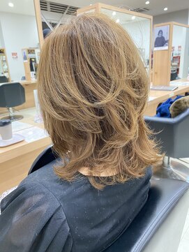 サラ 山口店(SARA) ミセスミディアムウルフスタイル、ハイトーングレーカラー