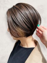 アッシュ ヘアーメイク 桐生(ash hair×make) 丸みショートボブミルクティーベージュ前髪なし小顔カット
