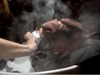 ヒロザバーバー(HIRO THE BARBER)の写真/今から始める頭皮ケア！自分はまだ大丈夫…そんな風に思わず未来の自分の為に頭皮から健康に◎