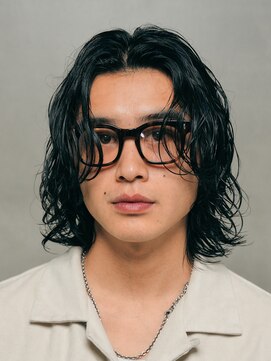 テクネ 天神大名(techne) 天神大名ニュアンスパーマセンターパートシャドウパーマ刈り上げ