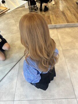 ウタリ(utari) 夏に向けてハイトーンに【難波 桜川/ケアブリーチ】