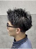 テーパーフェード黒髪ザクザクスパイキーショートアップバング