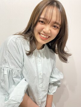 ふわっと透けるシアーカラー