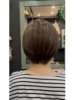 ミュー(m)&nbsp;大人ナチュラルショートボブ｜ブローなしでもまとまる