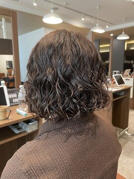 ビスポーク(BESPOKE) 簡単スタイリング◎ウェービーボブパーマ