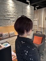 オプ アート(Op Art)&nbsp;艶ボルドー×コンパクトショートボブ