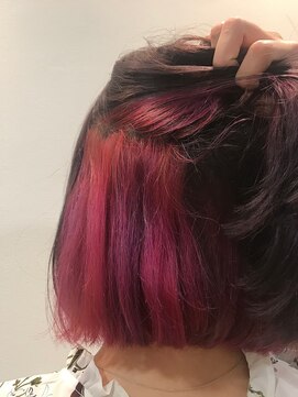 アディクト(ADDICT) インナーカラー ピンクバイオレット 切りっぱなしボブ