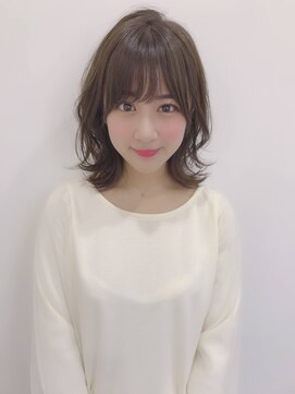 シウ(shiwu) shiwu小顔くびれミディ