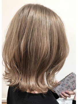 アトリエマイ 西新井東口店(MAI) ハイライト/大人可愛い外はねミディアム/ベージュ/白髪ぼかし