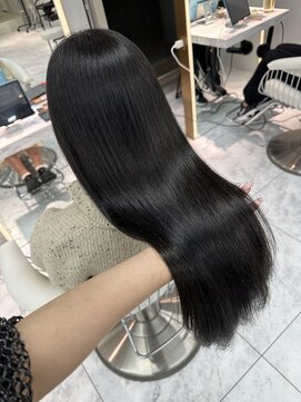 ロンドルピナス 小倉(Lond Lupinus) ミディアムヘア暗めカラー/デザインカラー/フェイスフレーミング