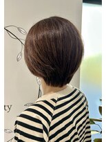 ロア(Loa)&nbsp;秋色カラーのショートボブ