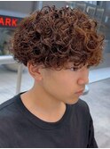 原宿ラウンドマッシュカット強めプードルパーマツーブロック茶髪