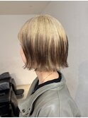 レイヤーカットハイトーンボブヘアブリーチありダブルカラー
