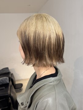 ナループロアポンテ(Nalu pu loa PONTE) デザインカラーハイトーンボブヘアブリーチありダブルカラー
