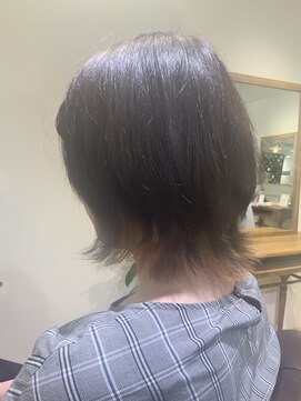 ユーネリー(U-NERY) 外ハネショートウルフ