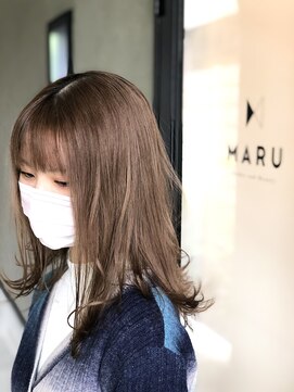 バーバーアンドビューティー マル(Barber and Beauty MARU) 切りっぱなしセミディ　02