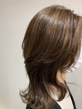 ウェービーポーズ美容室 ウルフカット