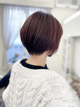 ティーズヘアイナガキイヴピアジェ 大人丸み_ツヤ髪_ショート