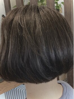 アイディールヘアデザイン(ideal hair design)の写真/お家でも簡単に再現可能なスタイルに。お1人様の貸し切り空間で理想のスタイルをじっくりご相談ください。