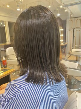 ネオリーブ チロル 横浜西口店(Neolive CiroL.) 切りっぱなしボブ 艶髪ストレート 酸性ストレート