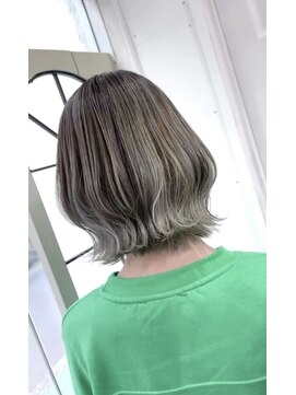 ウーロス(uros.) バレイヤージュ#ボブ