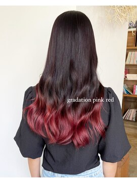 ヘアーアイストゥーレ(HAIR ICI TRE) グラデーションカラー　ピンクカラー  ブリーチ　担当渡辺聖