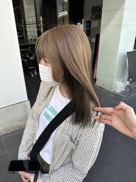 ロンド レア 天神大名店(Lond Le’a) ダブルカラーベージュカラーケアブリーチハイトーンカラー韓国