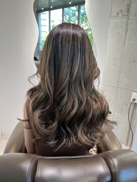 ロエ(loe) 地毛を活かしたメリハリハイライト