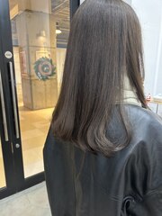 ストレートヘア/暗髪/透明感/ワンカラー[札幌美容室LINDA]