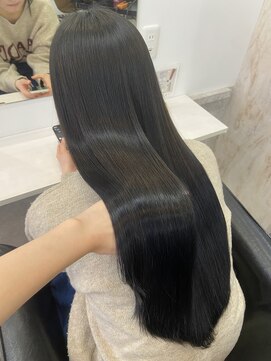 ラビス(Lovis) 黒髪カタログ/ボブルフ/ネビージュ/小顔に見せるヘア/ワンレン