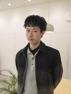 ユートゥイーズ つくば(U too e's) くせ毛風大人ショートパーマ　寺沢　颯