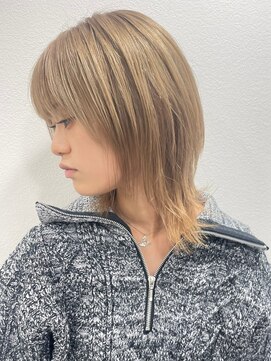 キャパ セントラル 天神 大名店(CAPA central) ショート　ミニウルフ　顔周りレイヤー　ミルクティーベージュ