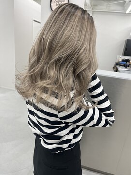 ティミー(Timmy) バレイヤージュ　シャドールーツ