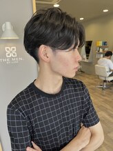 ザメンバイリオス(THE MEN. BY LIOS) センター分けリバースパーマスタイル