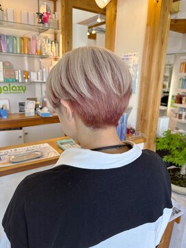 ギャラクシー ヘアードレッサーズ(galaxy hairdressers) アンブレラカラーホワイトベージュインナーカラーピンク