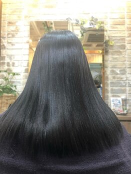 カットハウス ココロ(Cut House Coco ro)の写真/白髪が気になり始めた方に！明るく染められるグレイカラーでお洒落な色味を楽しんで♪お得なクーポン有り◎