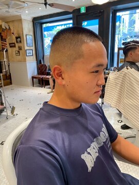 ルドローブラントオオサカ(LUDLOW BLUNT Osaka) 【LUDLOW　BLUNT】フェードカット　バーバーヘアおしゃれボウズ