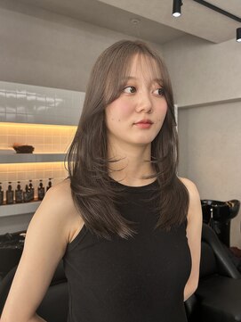 クム 横浜(qumu) 【qumu MARIKO】レイヤーカット×グレージュカラー