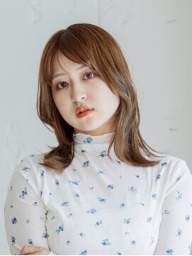 ミディアム/鎖骨外ハネ