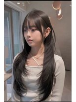 ムーム(Momb) ロングレイヤーカット