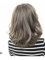 ヘアアンドメイクフリッシュ(HAIR&MAKE FRISCH) デザインカラー アッシュベージュミディアム