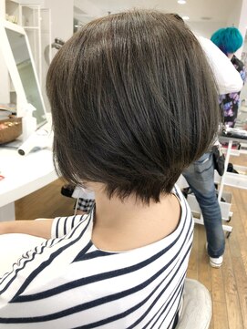 ヘッズ 本八幡店(HEADS) ショート　マッシュ　ショートボブ　HEADS 市川　学割　イルミナ